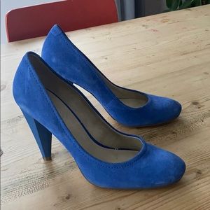 Blue suede shoes! Adorable leather heels sz 8.5